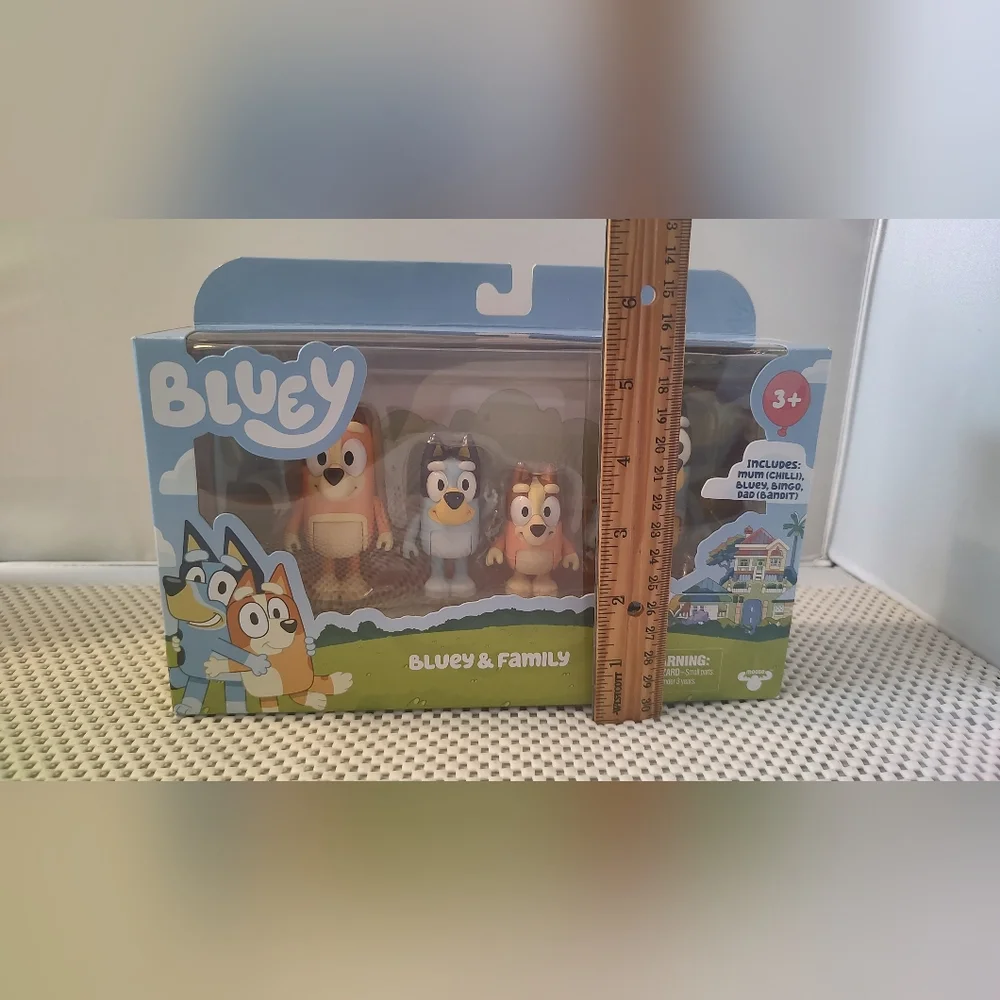 Bluey Cartoon Bluey Family FiguresMum (Chilli), Bluey, Bingo, Dad (Bandit) NWT